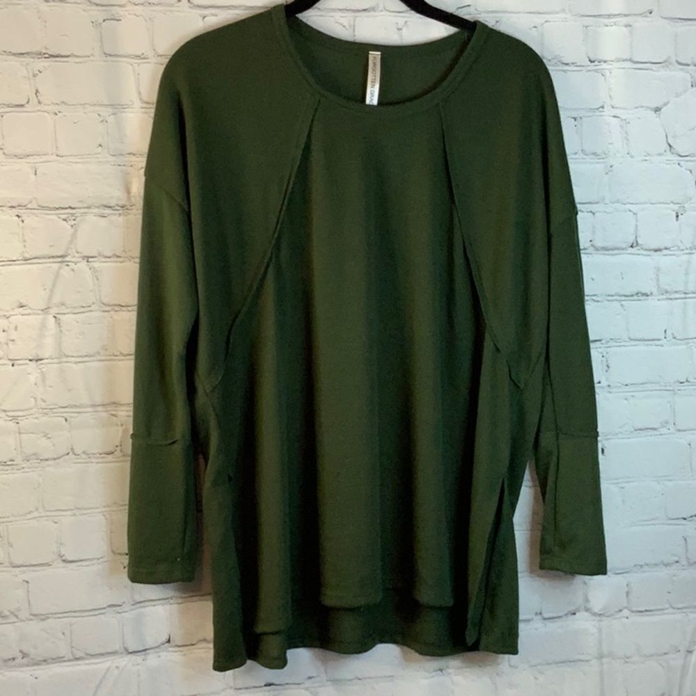 Forgotten Grace Olive Green Women’s Long Sleeve‎ Shirt, Size xs, 8” side slits